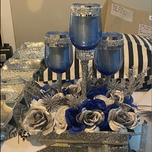 Centerpiece - Picture 4 of 8